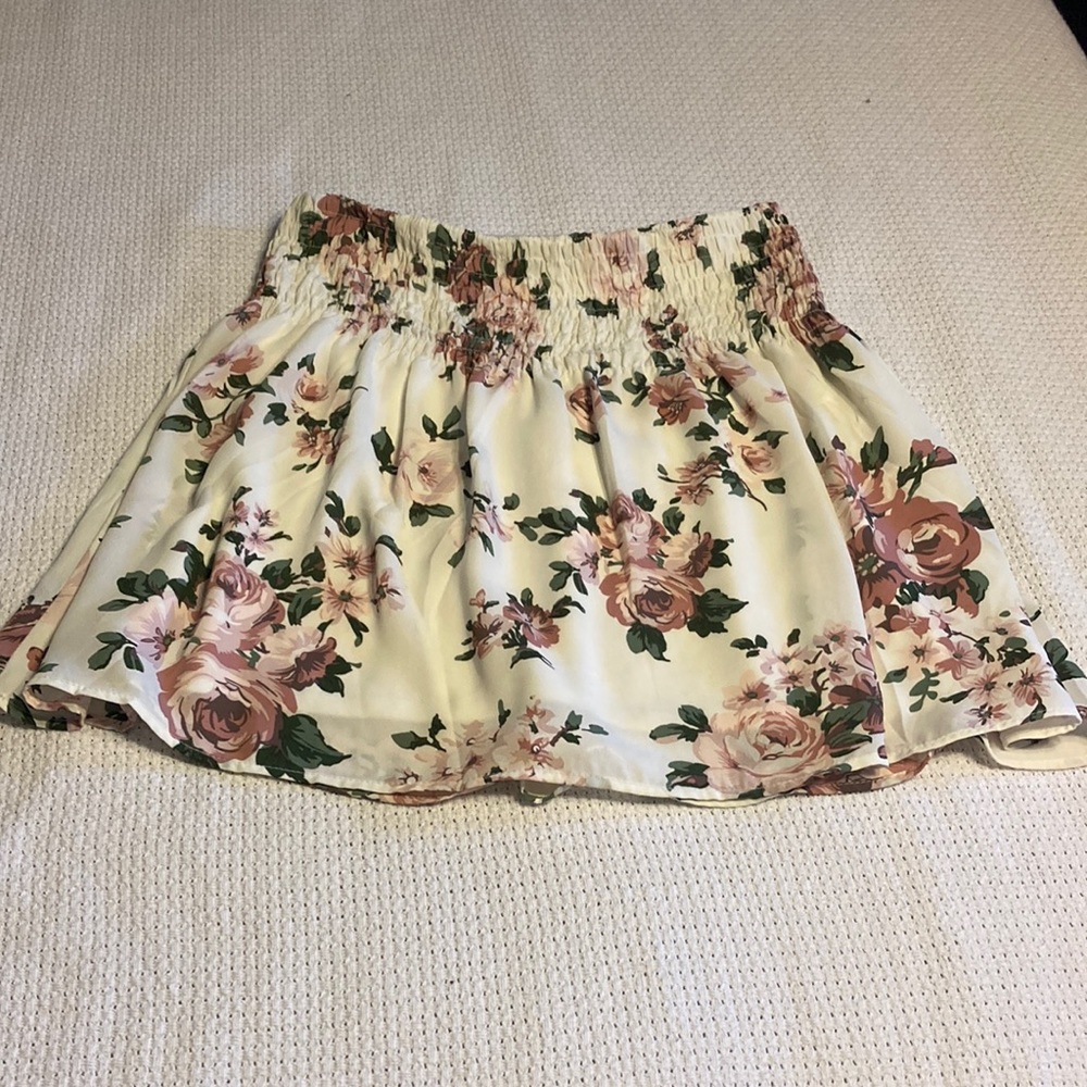 Skirt floral fabric